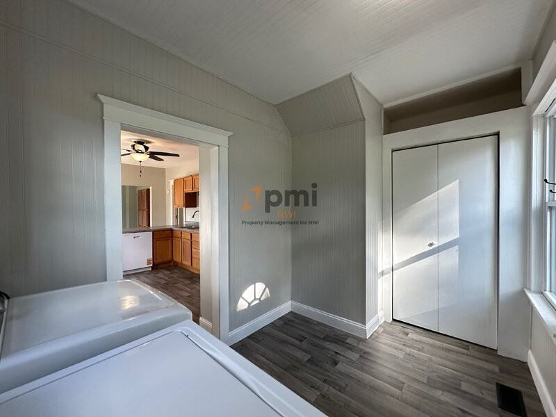 2122 Elston St #A - Photo 5 of 26