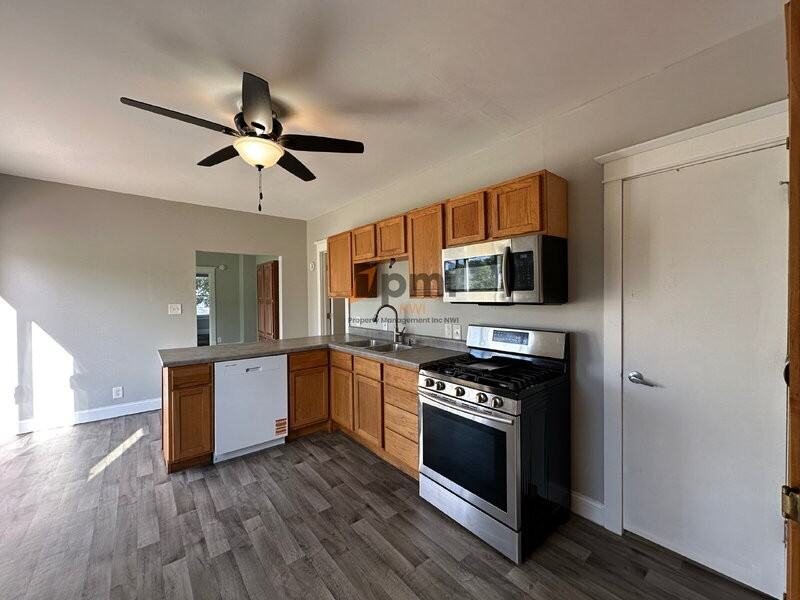 2122 Elston St #A - Photo 7 of 26