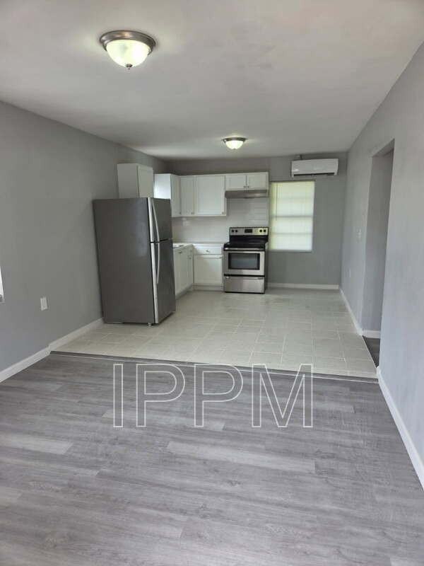 1141 W Acacia Ave #8 - Photo 2 of 9