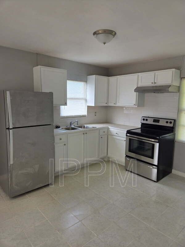 1141 W Acacia Ave #8 - Photo 4 of 9