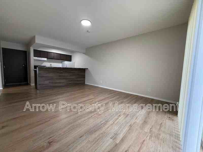 649 S 18th St - Photo 2 of 10