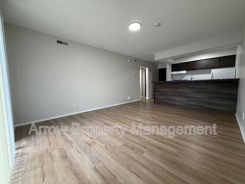 649 S 18th St - Photo 3 of 10
