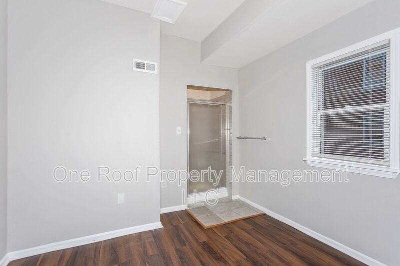 3006 Brooklyn Ave - Photo 4 of 18