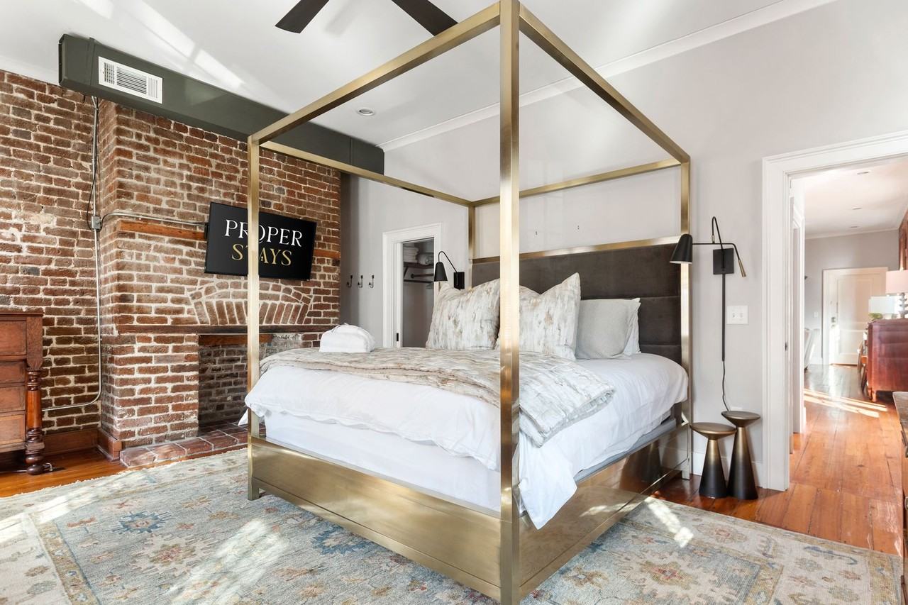 184 East Bay Street - Photo 2 of 33