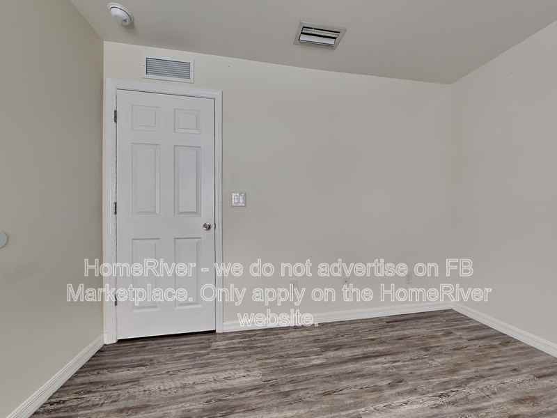11063 Pendleton Ave - Photo 7 of 15