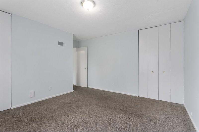 418 W 89th St - Photo 3 of 20