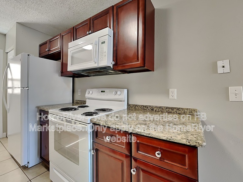 681 W Rosewood Ln - Photo 4 of 22
