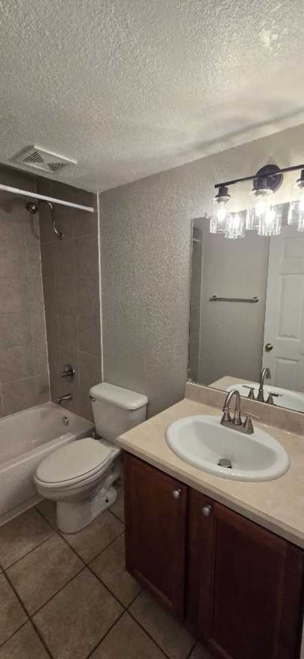 Spacious 1 & 2 bedroom homes in the heart of Franklin - Photo 4 of 13