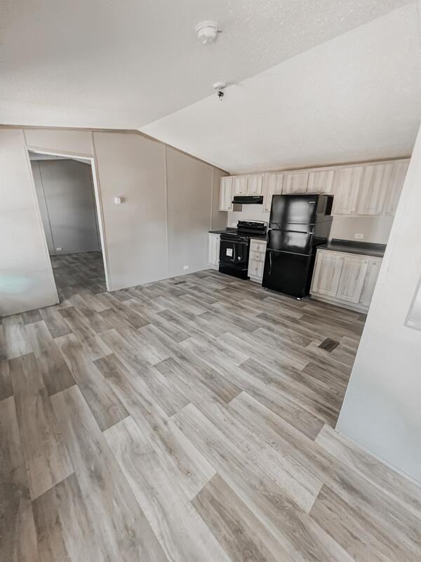 701 Green St ##B - Photo 2 of 8