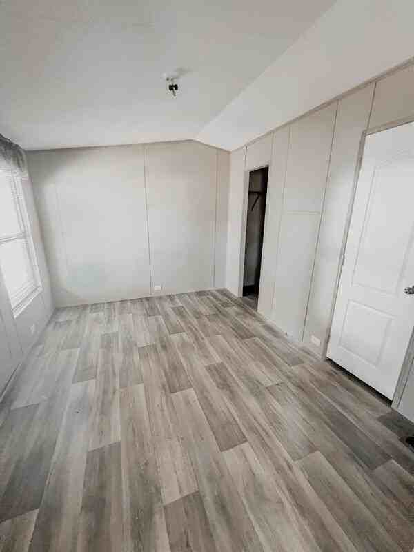 701 Green St ##B - Photo 3 of 8