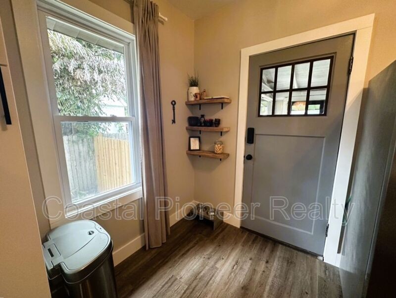 115 W Plymouth St #A - Photo 3 of 22