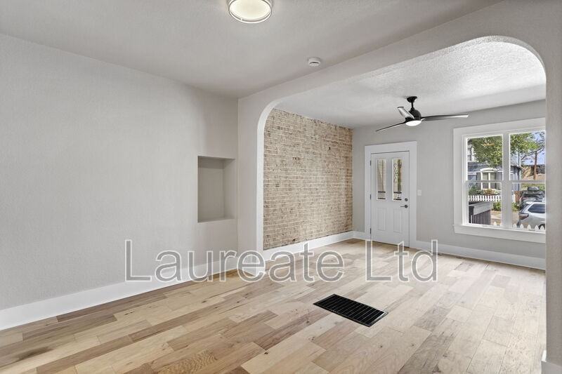 712 E 1st Ave - Photo 7 of 15