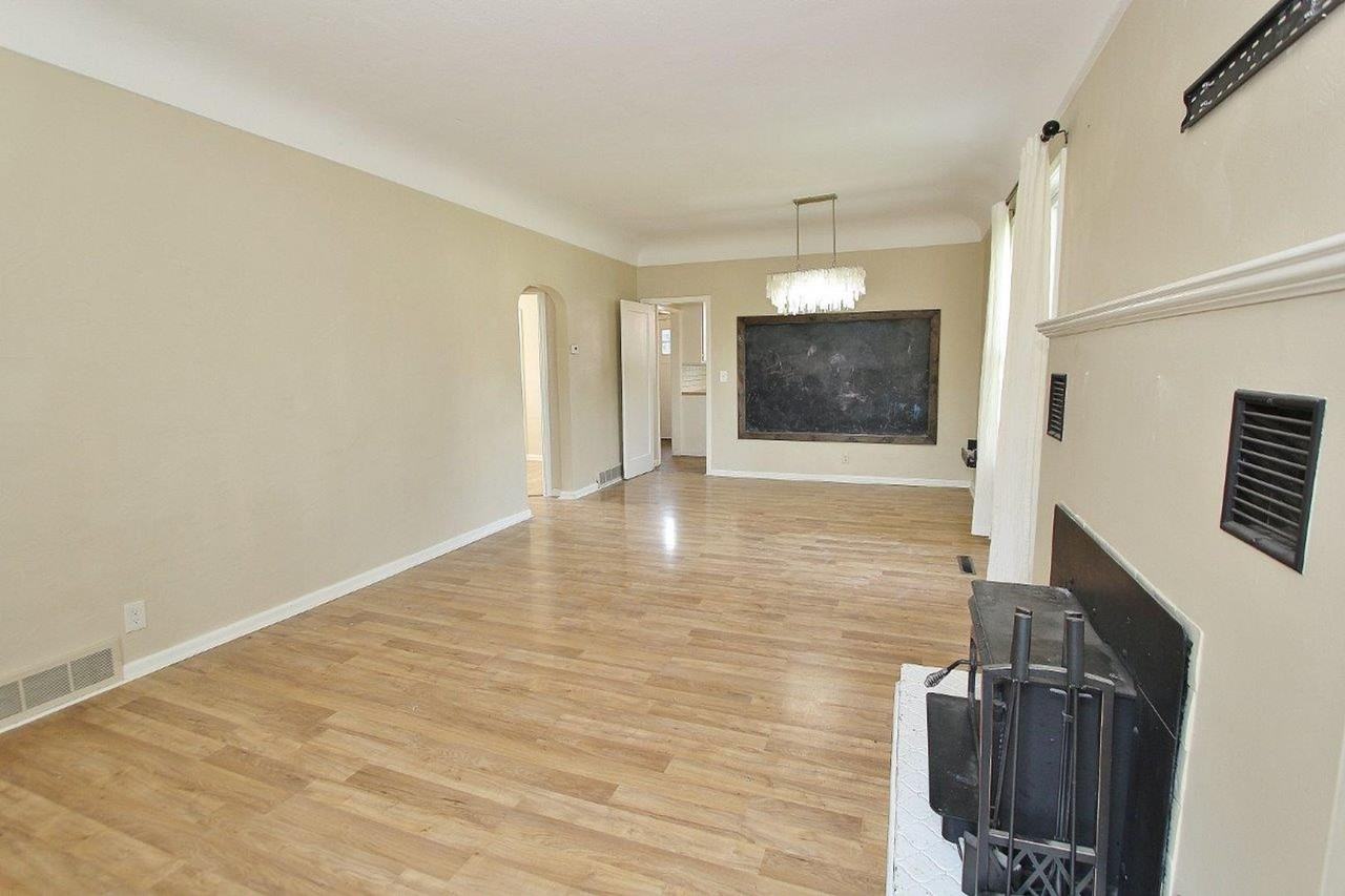 1502 Ellis Ave - Photo 4 of 26
