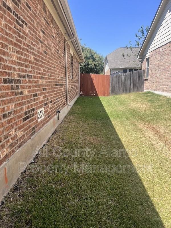 104 Ling Ln - Photo 7 of 33