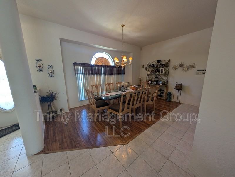 8925 Helmsly Ln - Photo 3 of 14