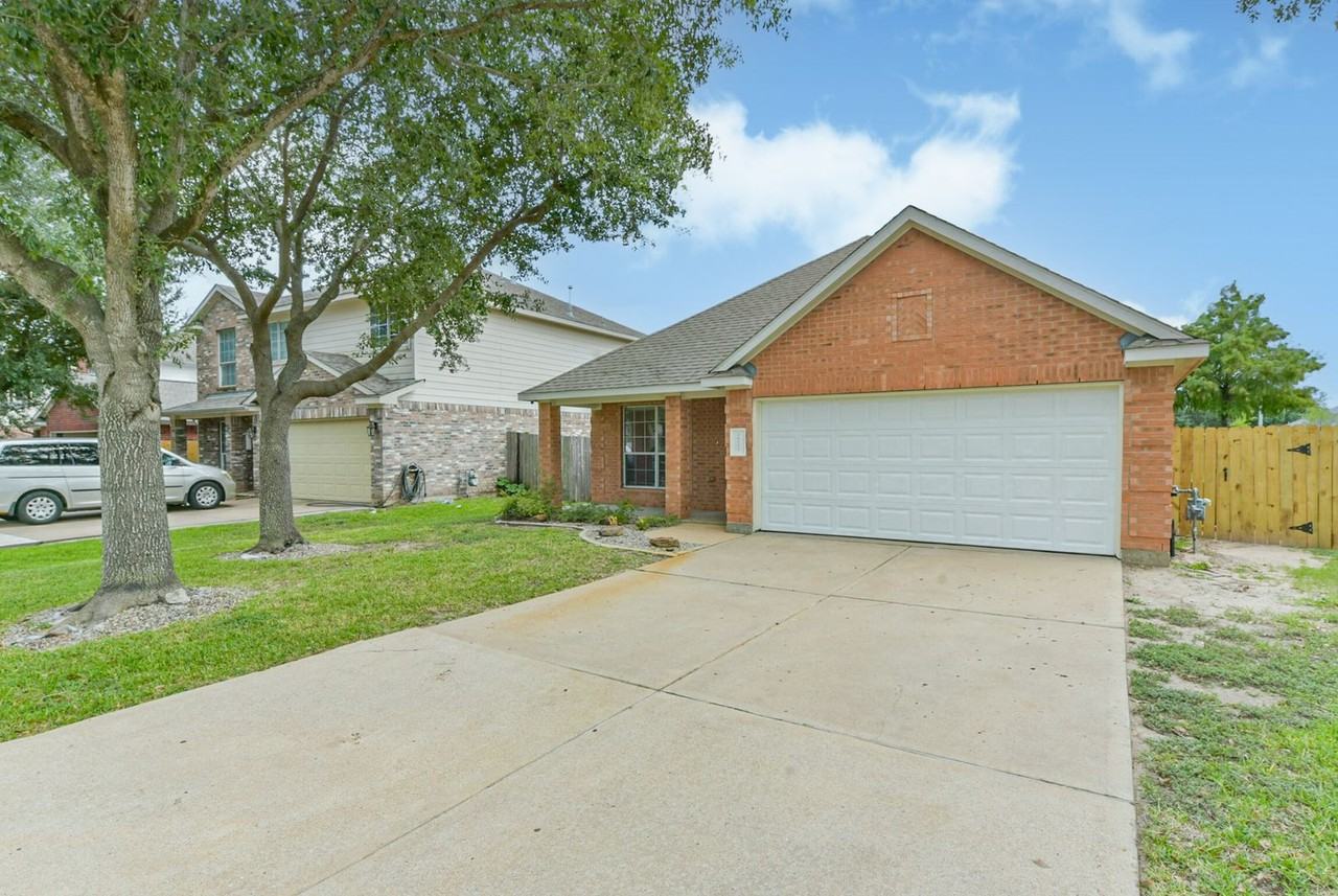 20131 Laramie River Trail - Photo 2 of 38