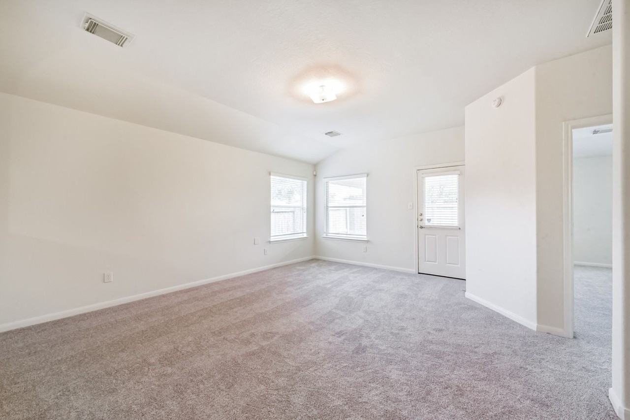 20131 Laramie River Trail - Photo 7 of 38