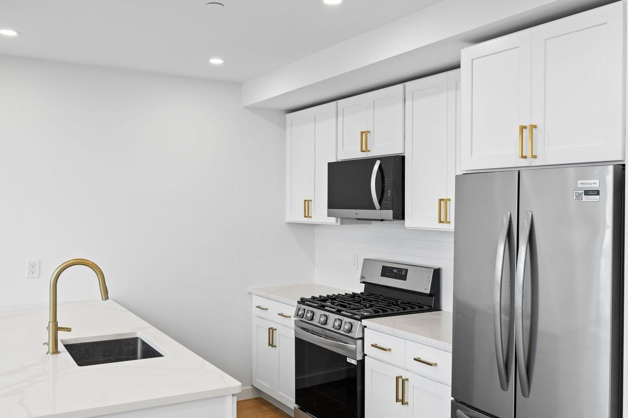 400 York Rd #203 - Photo 5 of 17