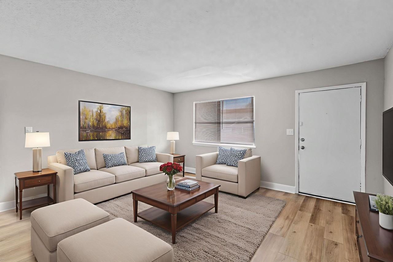 The Woodford - Photo 2 of 50