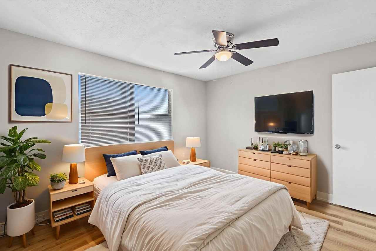 The Woodford - Photo 4 of 50