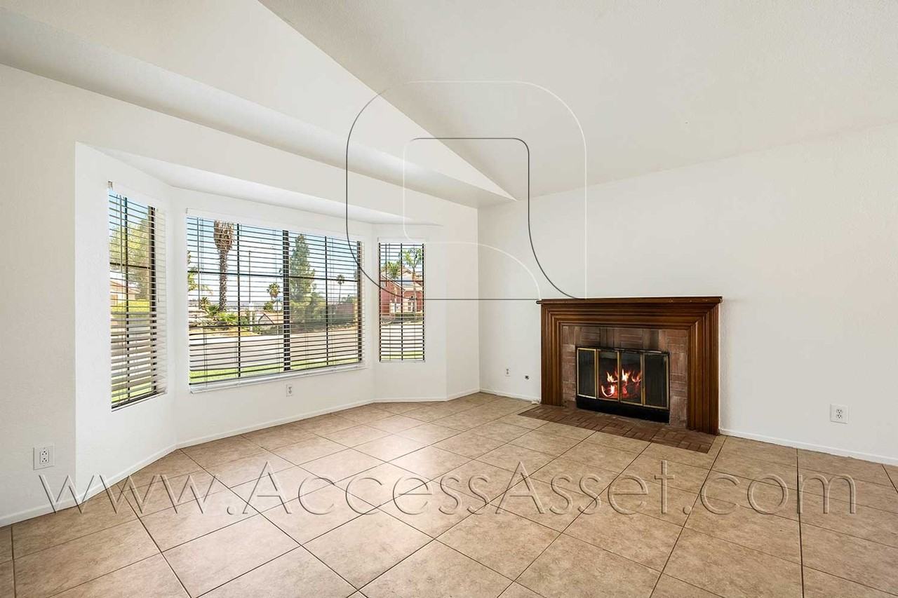 15731 Laguna Ave - Photo 7 of 27