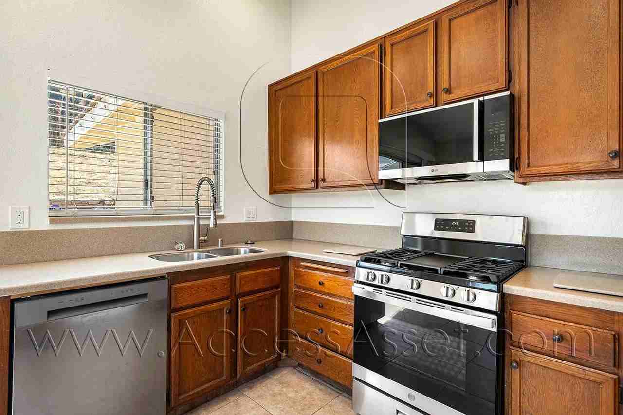 15731 Laguna Ave - Photo 2 of 27