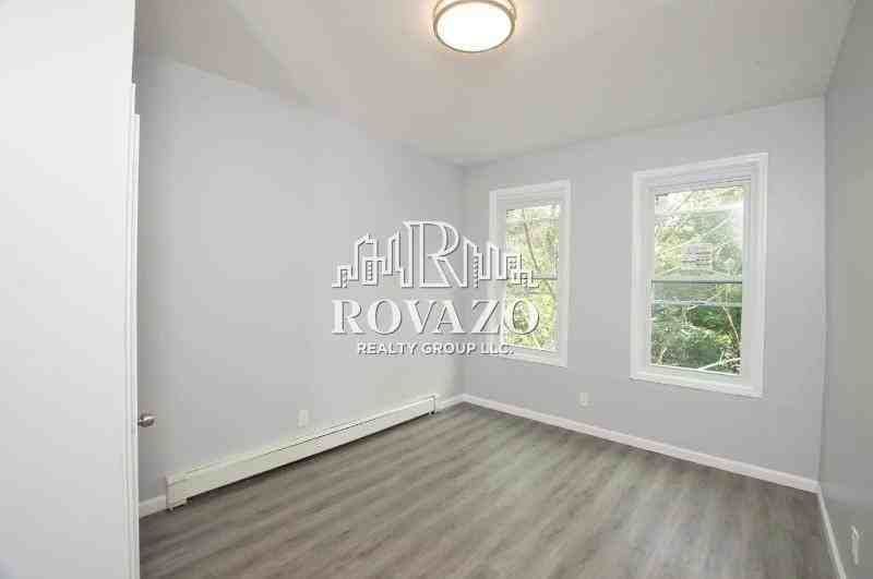 106 Sunset Avenue #1R - Photo 6 of 10