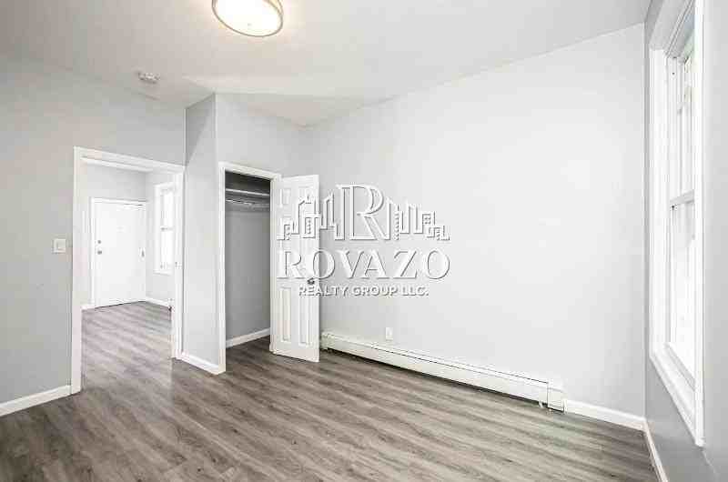 106 Sunset Avenue #1R - Photo 7 of 10