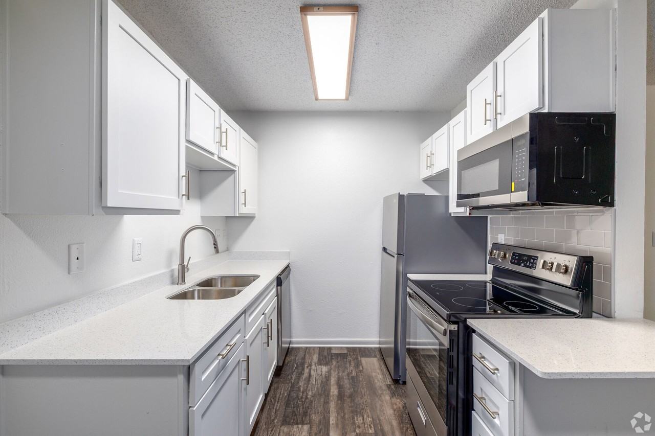 Stoney Trace - Photo 2 of 21