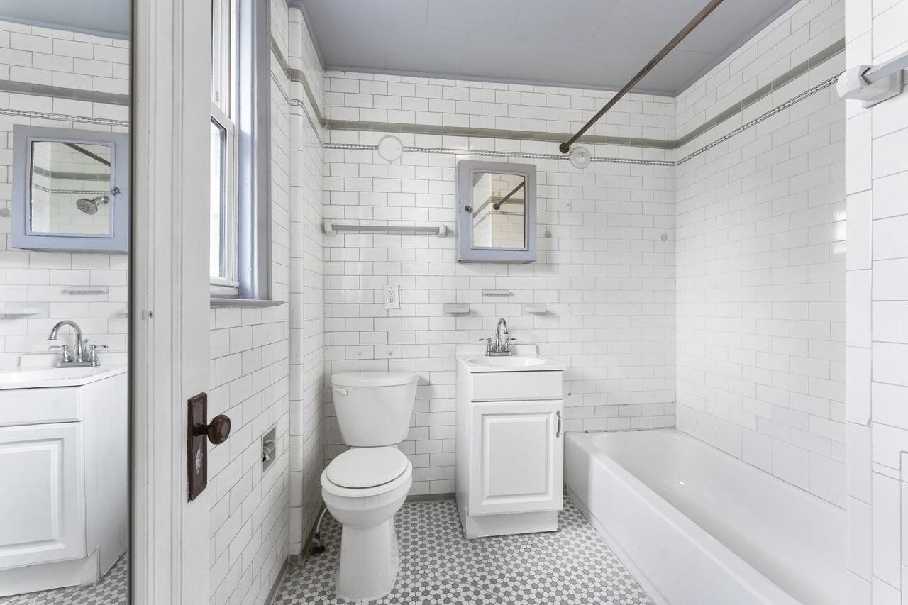 152 Ford Ave. *EPM* - Photo 5 of 12