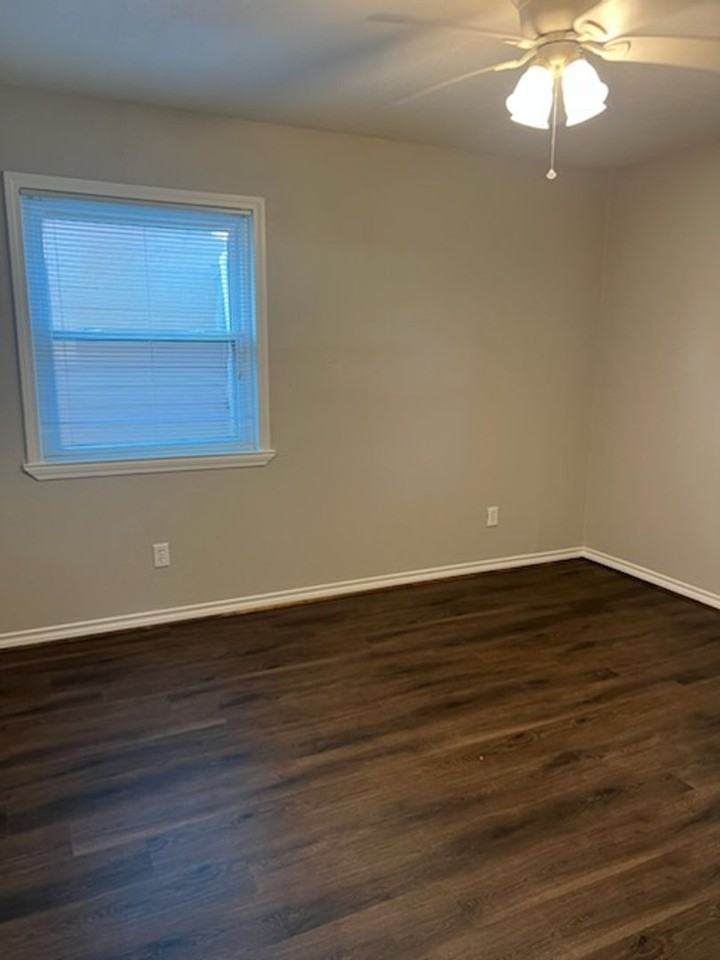 3439 Charles Ave - Photo 2 of 13