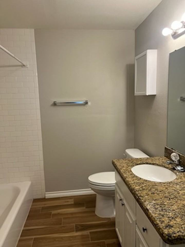 3439 Charles Ave - Photo 4 of 13