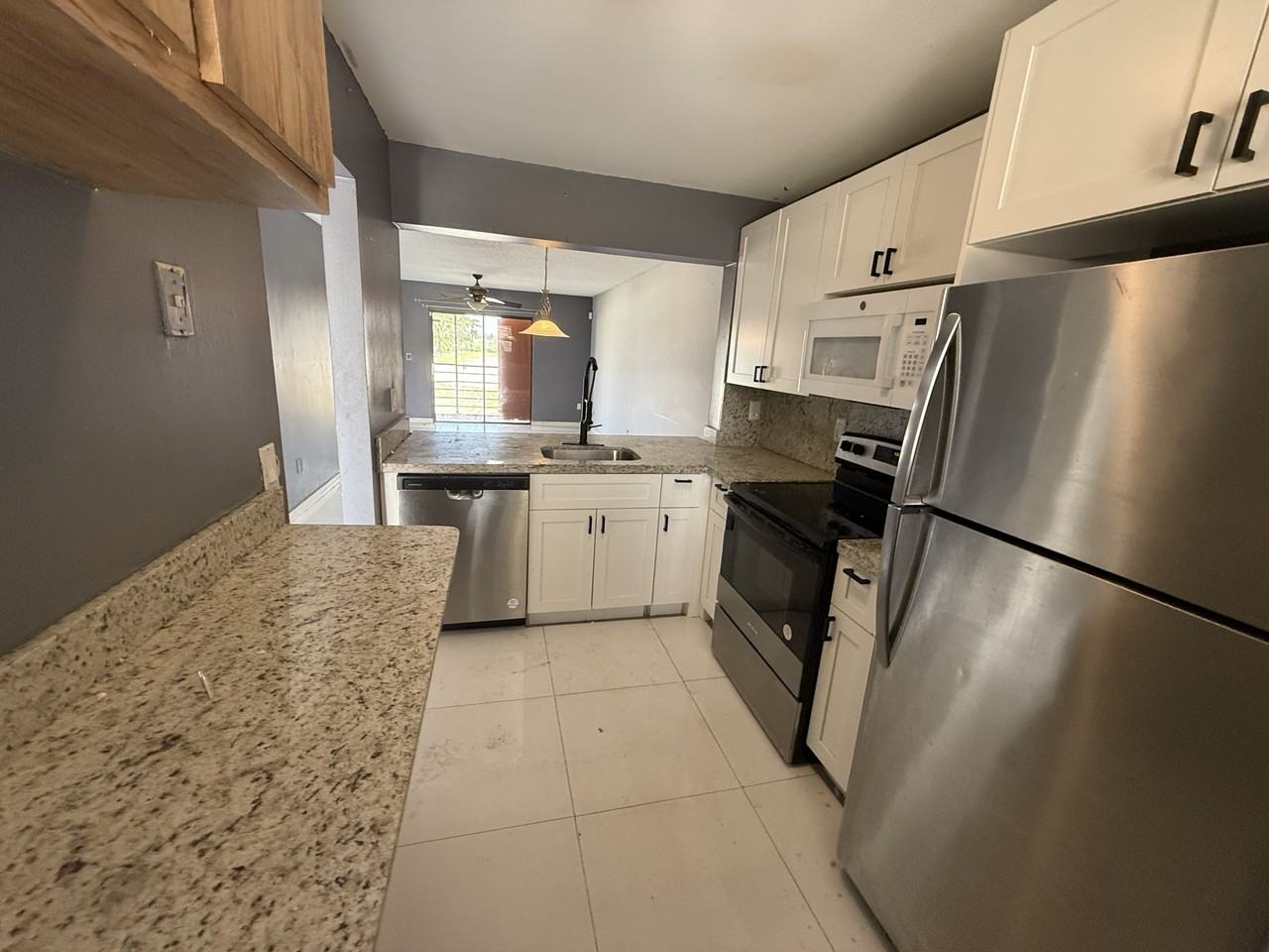 842 Northeast 209th Street - Photo 7 of 23