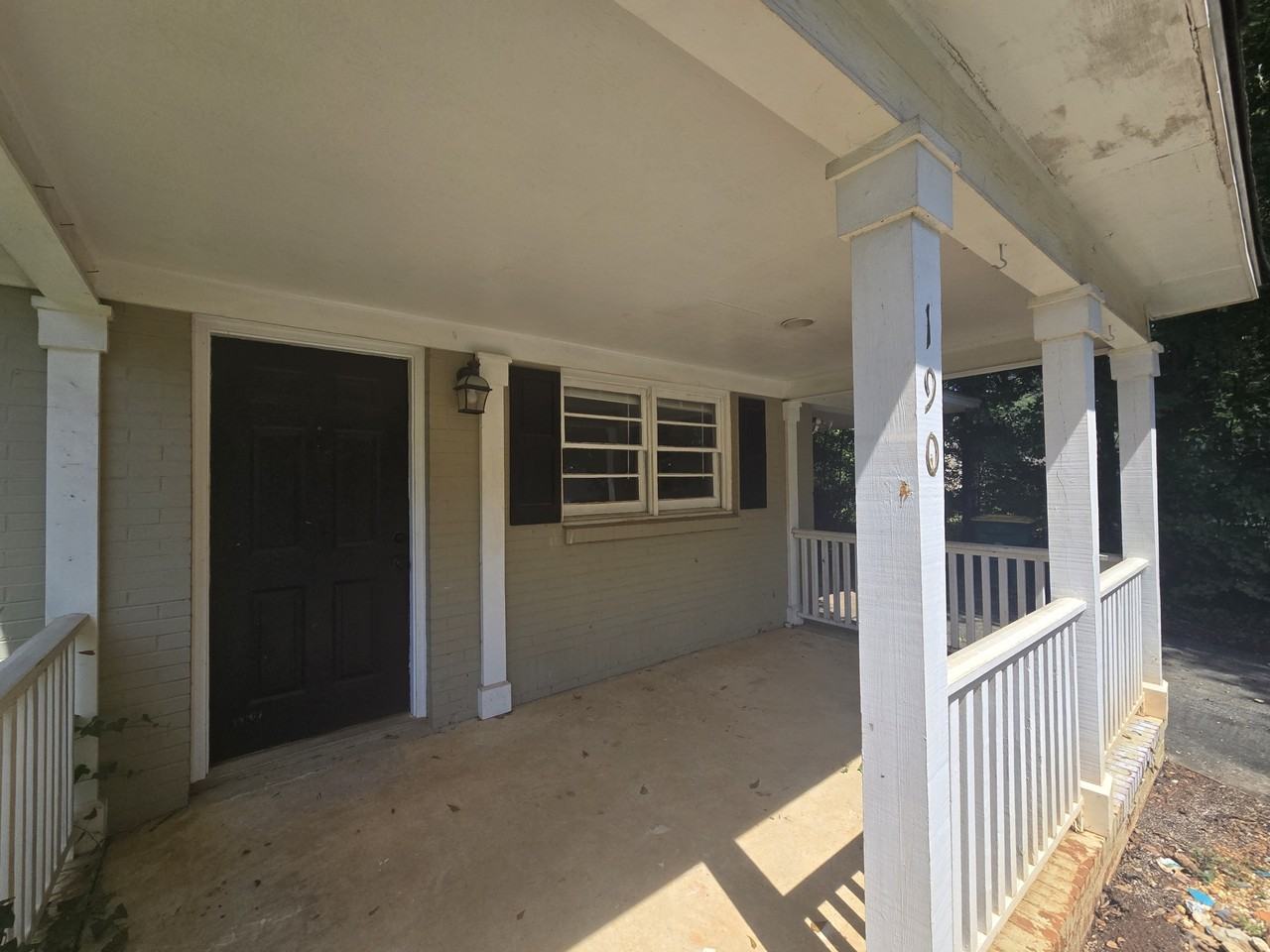 190 Gloria Street - Photo 2 of 11