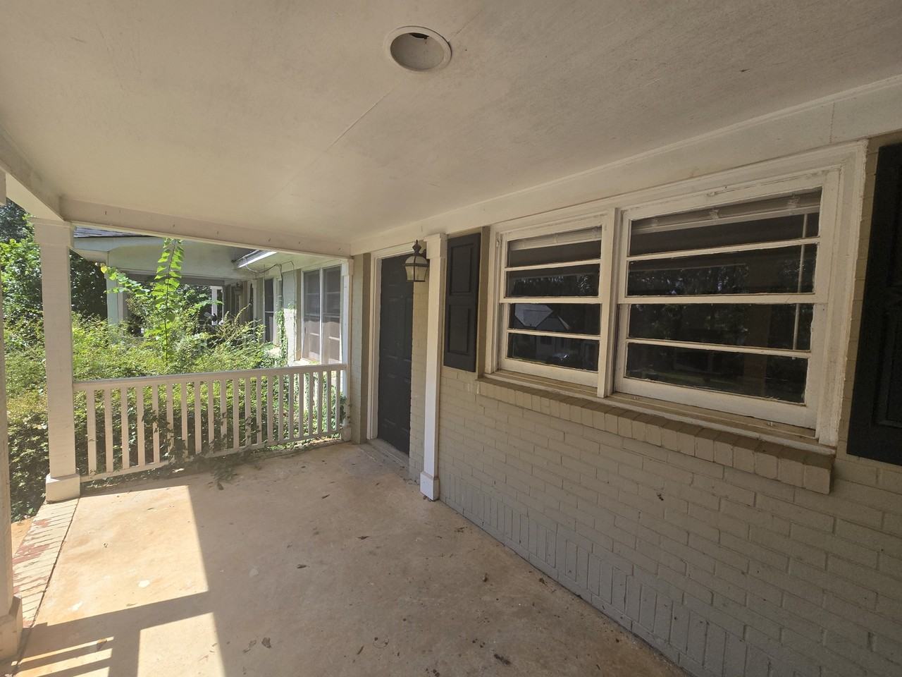190 Gloria Street - Photo 3 of 11