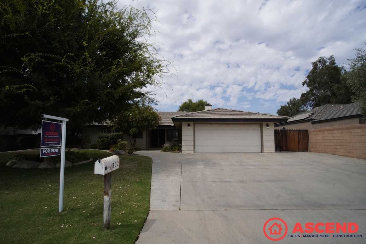 1307 Linda Kay St - Photo 2 of 37