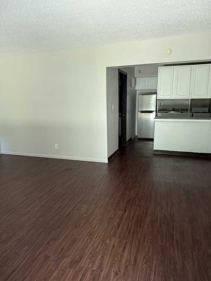 2829 Douglas Avenue - Photo 3 of 22