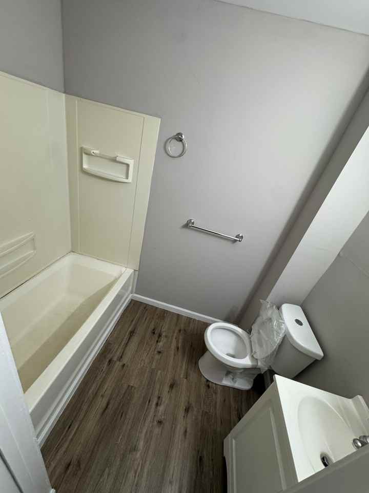 164 Babcock Street - Photo 5 of 14