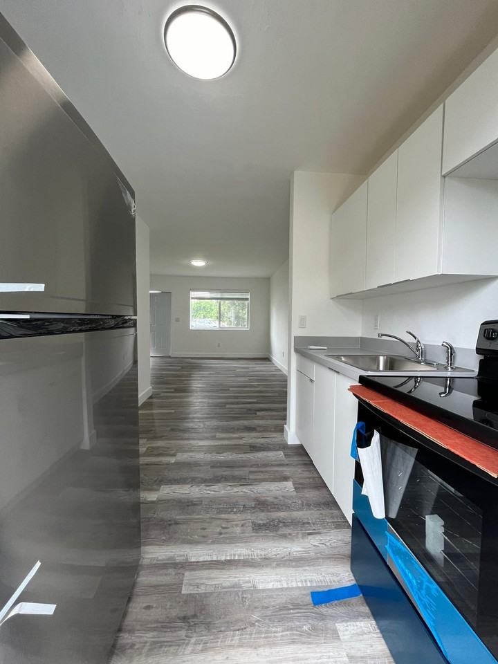 1910 Northwest 29th Street - Photo 3 of 15