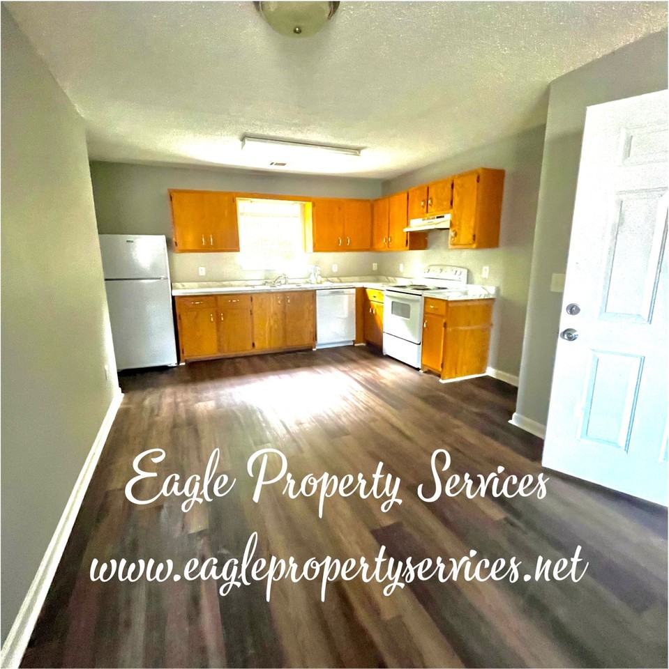 Bristol Place Apartments - Photo 3 of 10