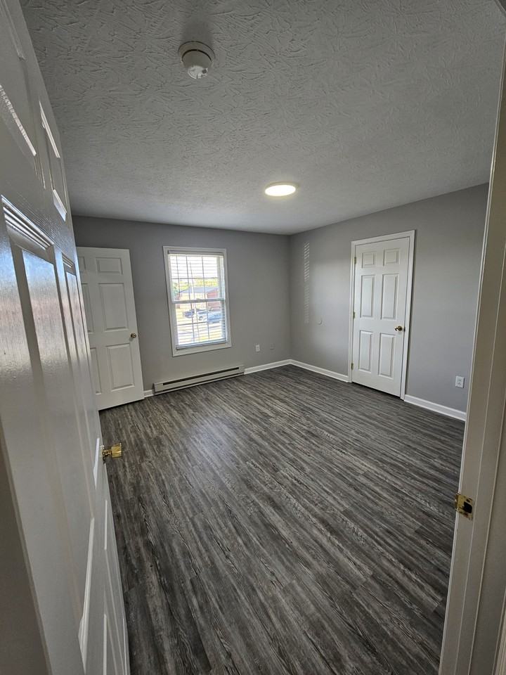 1634 Foxhaven Drive - Photo 3 of 10