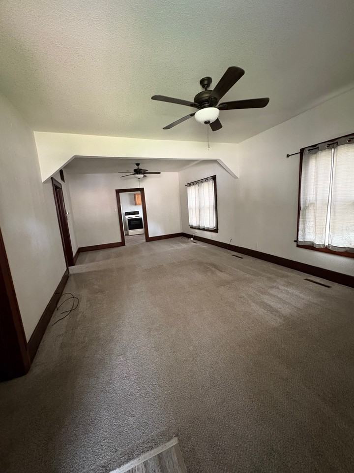 317 East Clark Avenue - Photo 2 of 9