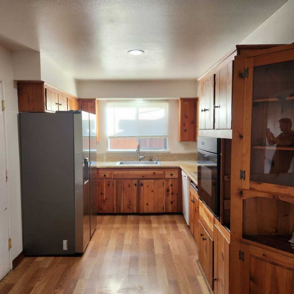 4733 Elsa Rd - Photo 4 of 11