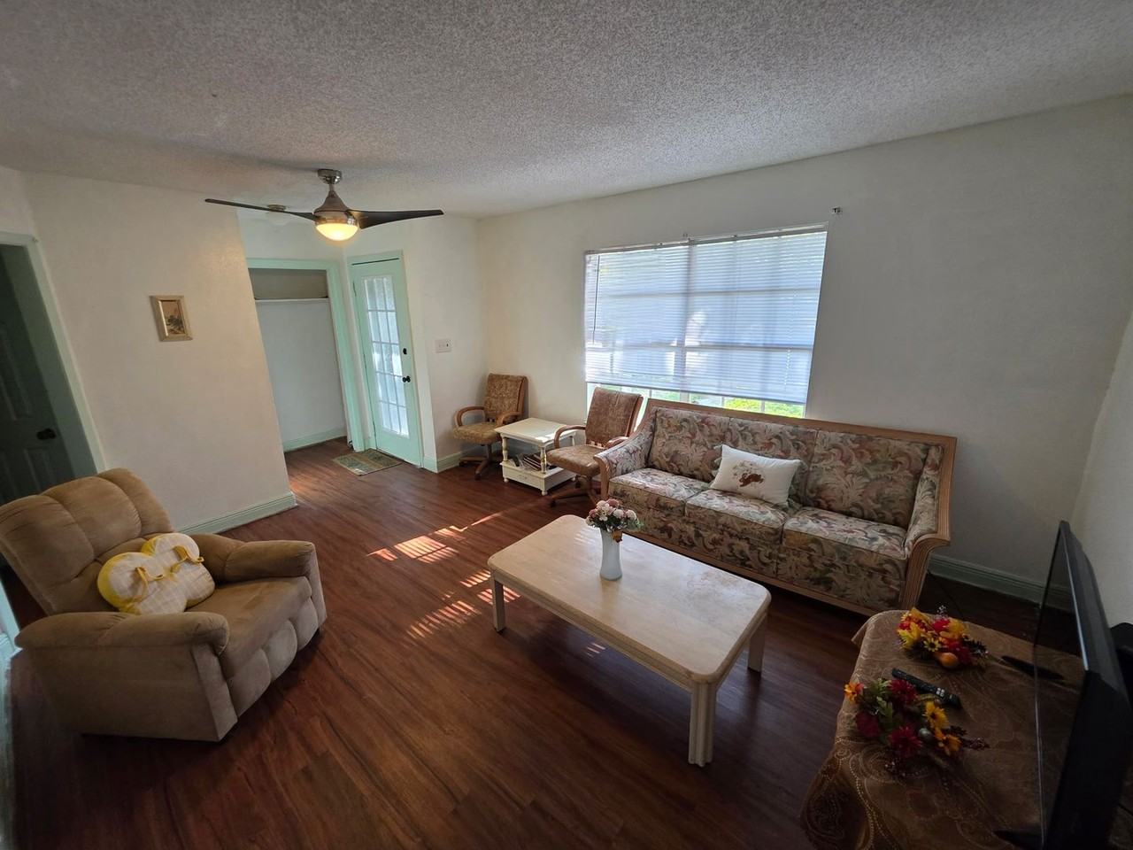 2721 N M St - Photo 2 of 21