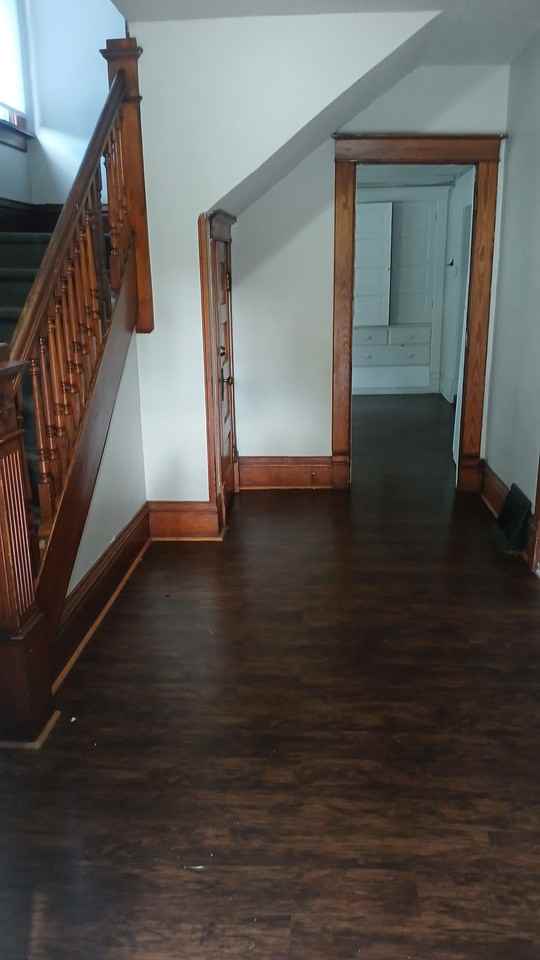 628 N. Linn St. apt. - Photo 2 of 14