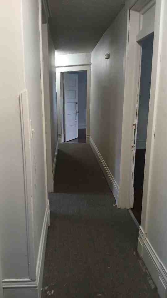 628 N. Linn St. apt. - Photo 5 of 14