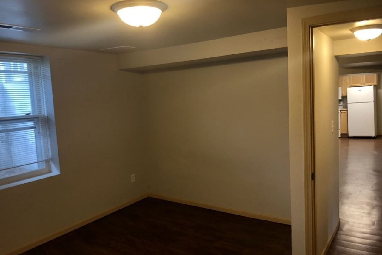 628 N. Linn St. apt. - Photo 7 of 14