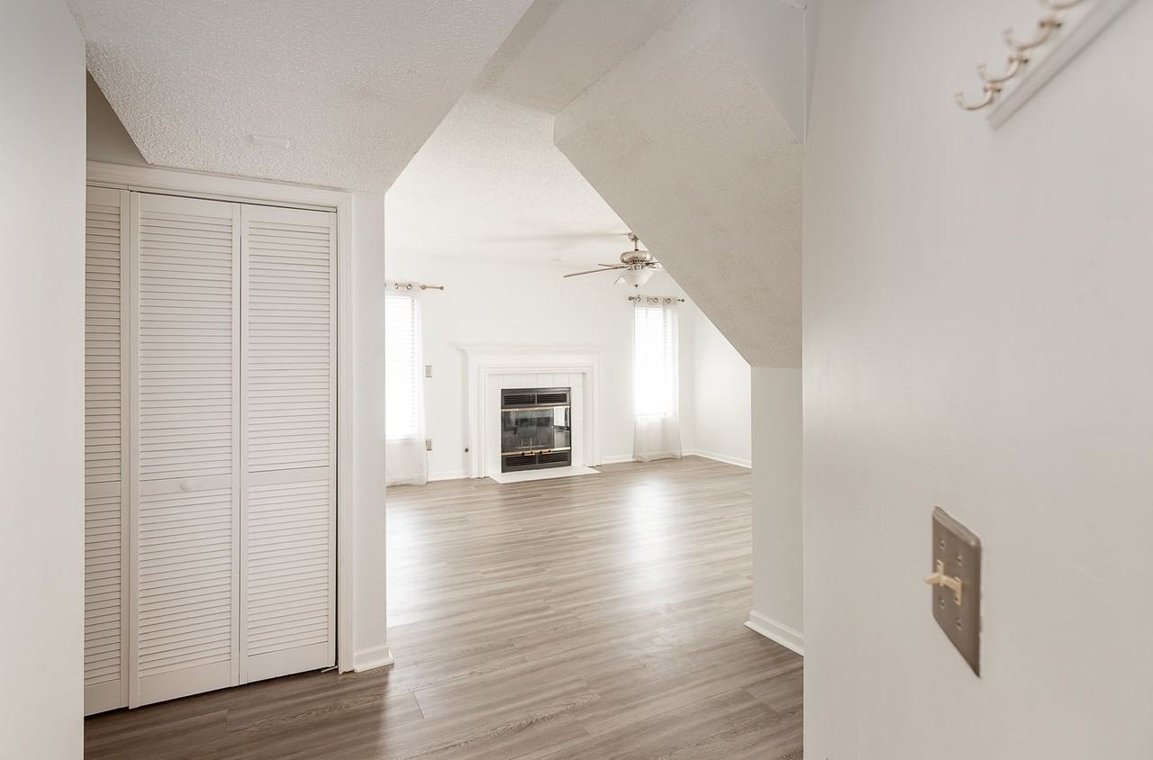 5870 Park St - Photo 6 of 22