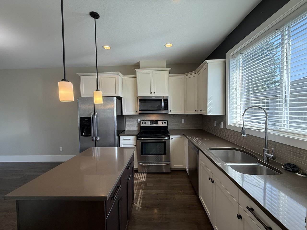 9270 Broadway #18 - Photo 3 of 18