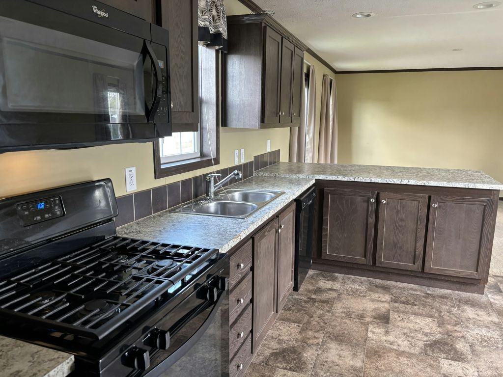 43 Swan Ln - Photo 2 of 22